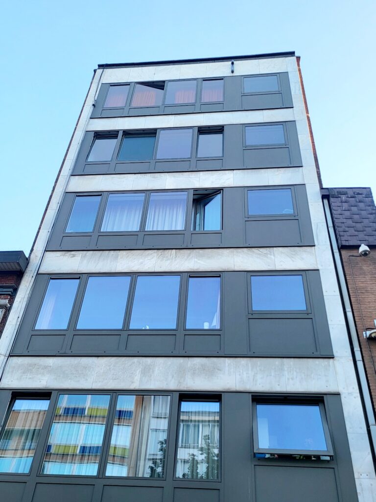 Réalisation Châssis Prime : châssis, porte ou véranda posés en Belgique