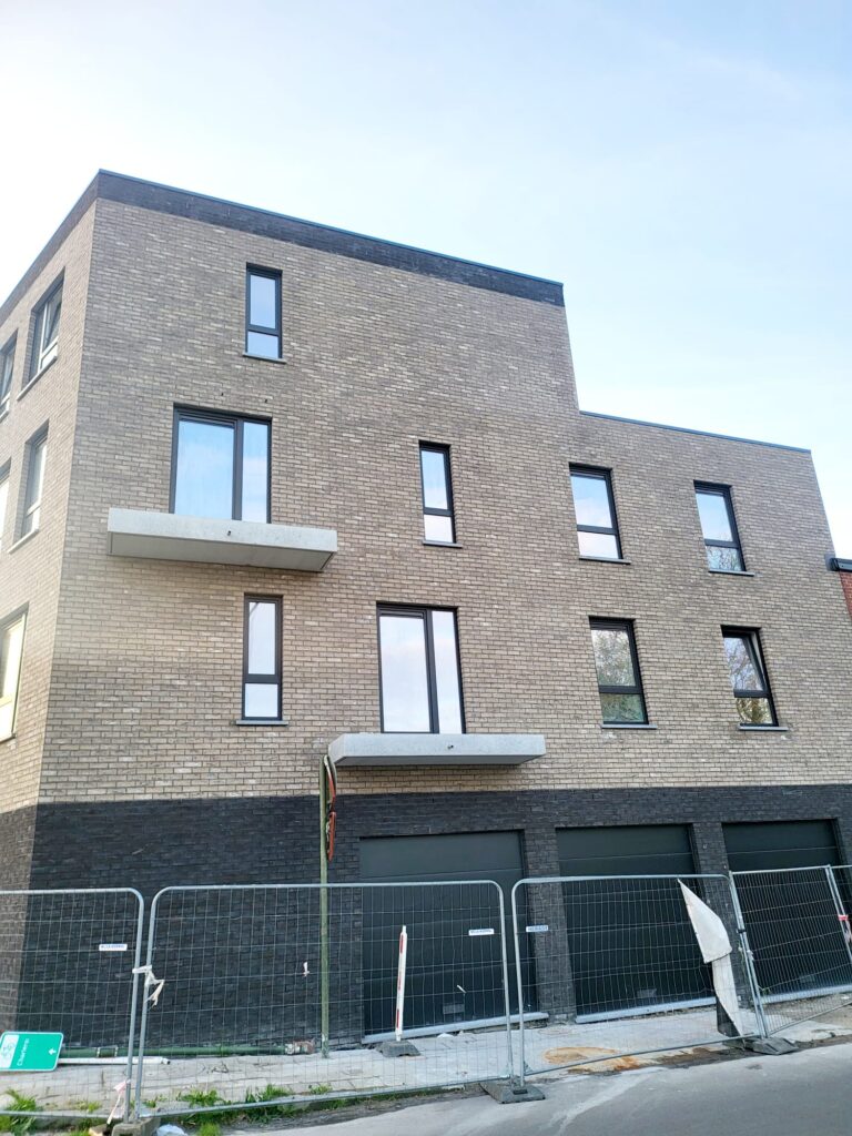 Réalisation Châssis Prime : châssis, porte ou véranda posés en Belgique